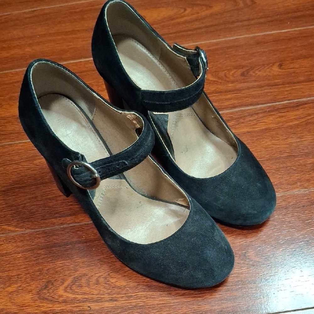 Vintage Style Suede Mary Jane Heels